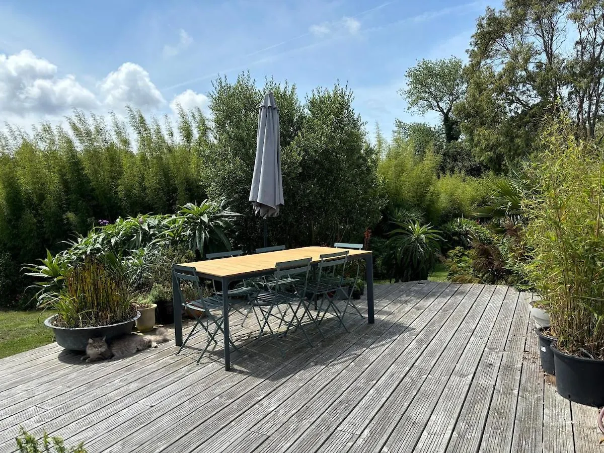 Comme Un Petit Coin De Paradis A Trégastel 0*,